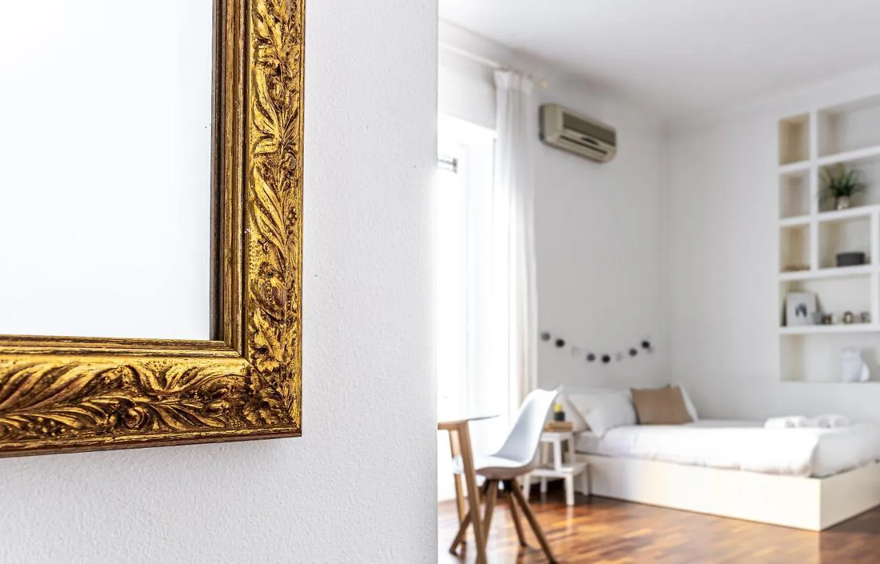Altido Lovely Studio With Balcony In Milan Apartment