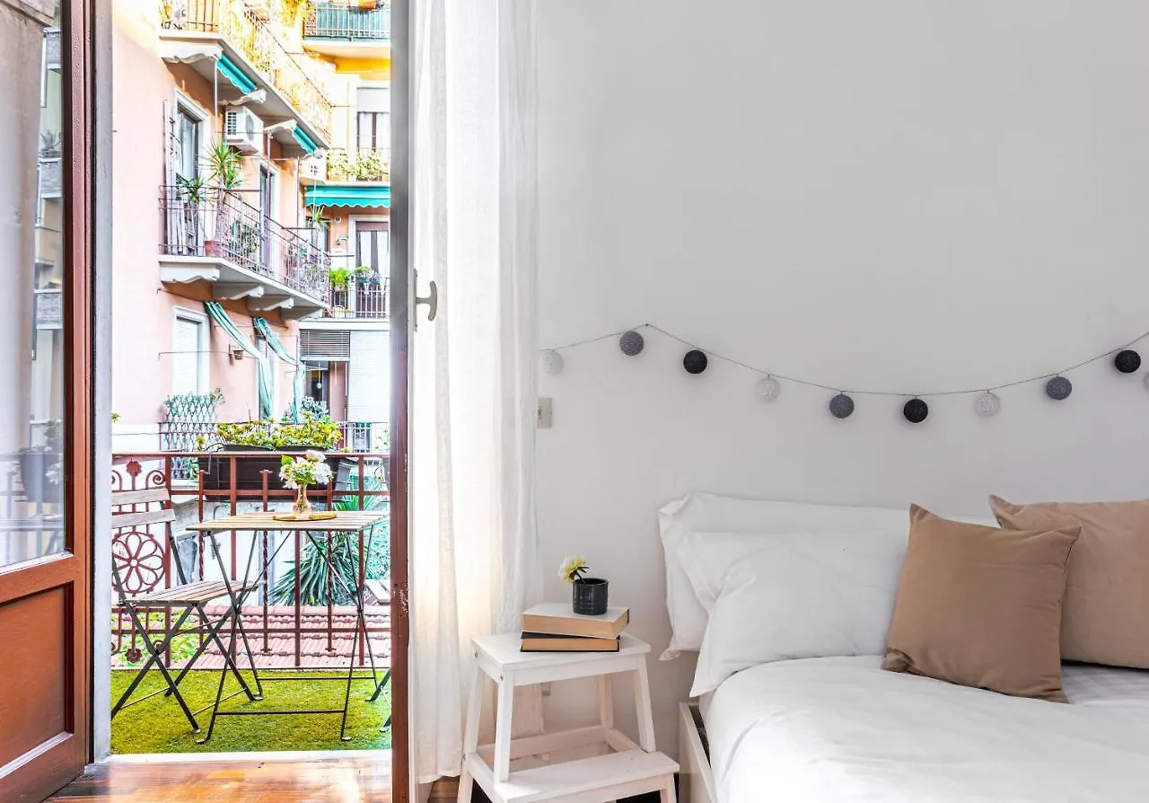 Altido Lovely Studio With Balcony In 밀라노 아파트
